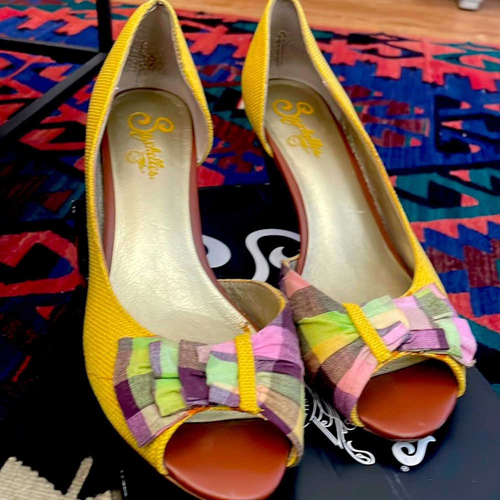 Seychelles peep toe heels